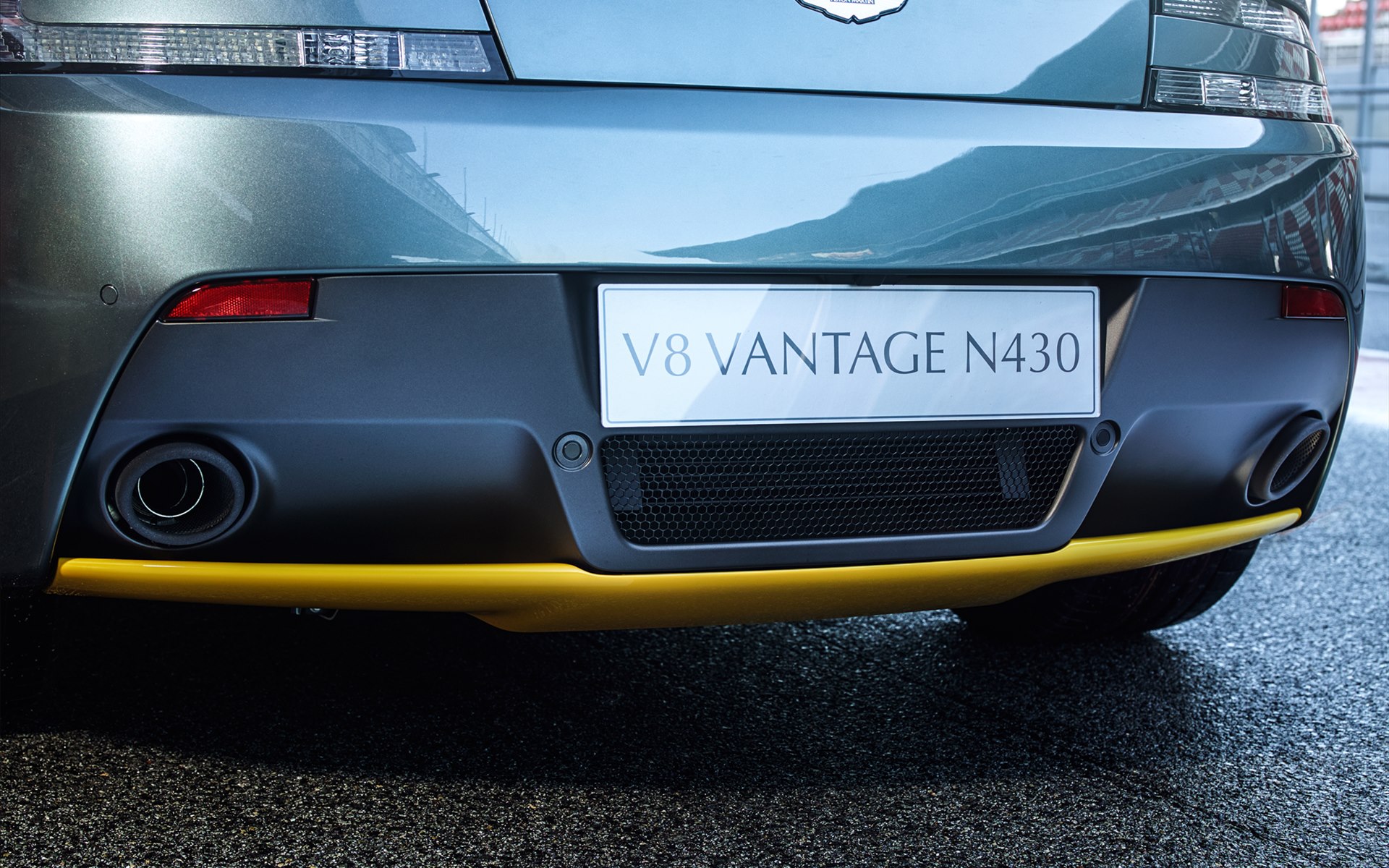 Aston Martin V8 Vantage N430 2015